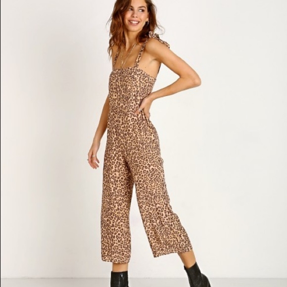 Leopard Print Romper - Picture 2 of 5